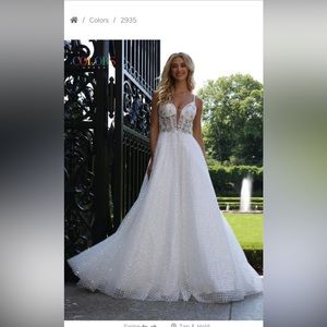 Color off white. size 0.